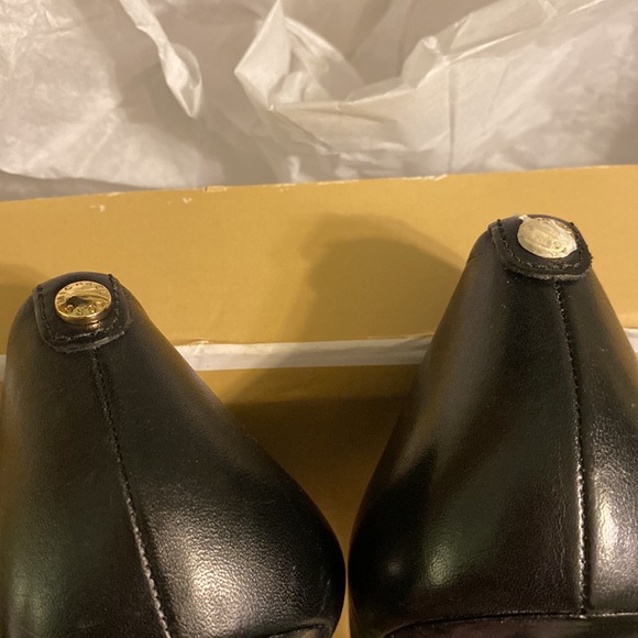 Michael Kors Black Pumps-9.5M - Picture 8 of 9